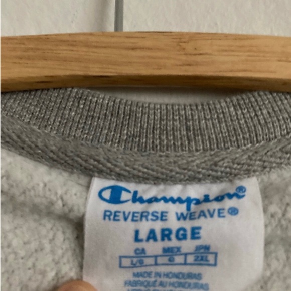 Youth Champion Sweater Gray Casual Comfy Soft - Picture 4 of 4